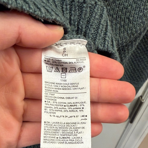 Old Navy Olive Knit Pullover - Picture 4 of 4